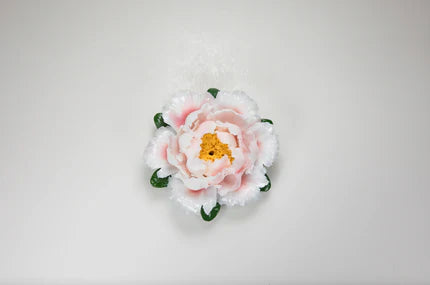 非遗之美：手捏瓷花，让泥与火开出永不凋谢的花 - 不言器