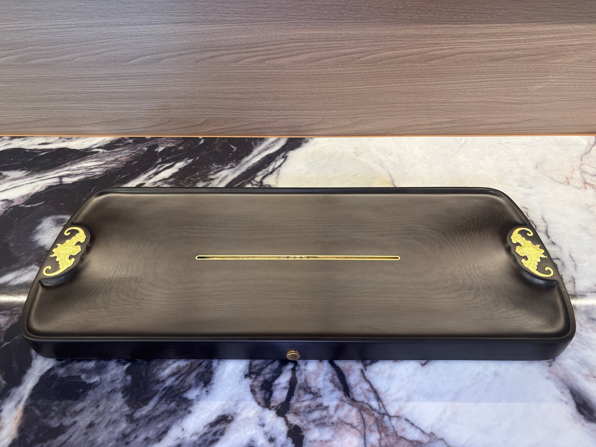 电胶木茶盘：现代材质与茶道的巧妙结合- 不言器