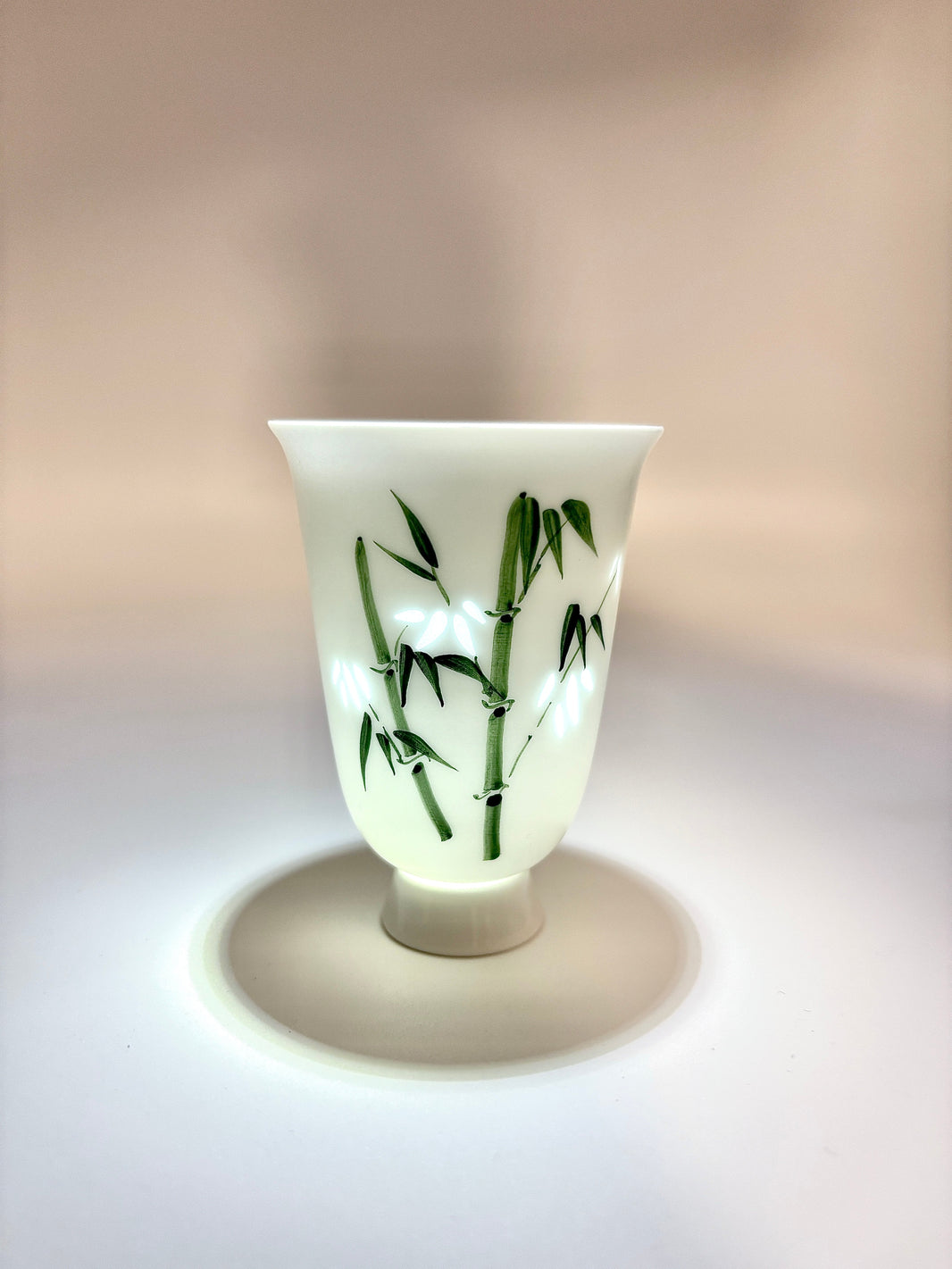 玲珑瓷：光影之间的东方匠心 - 不言器