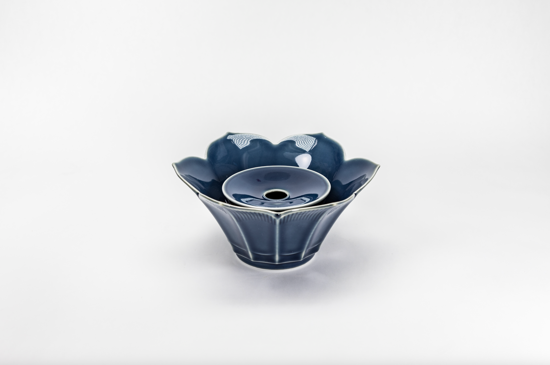 蓝色莲花台壶承