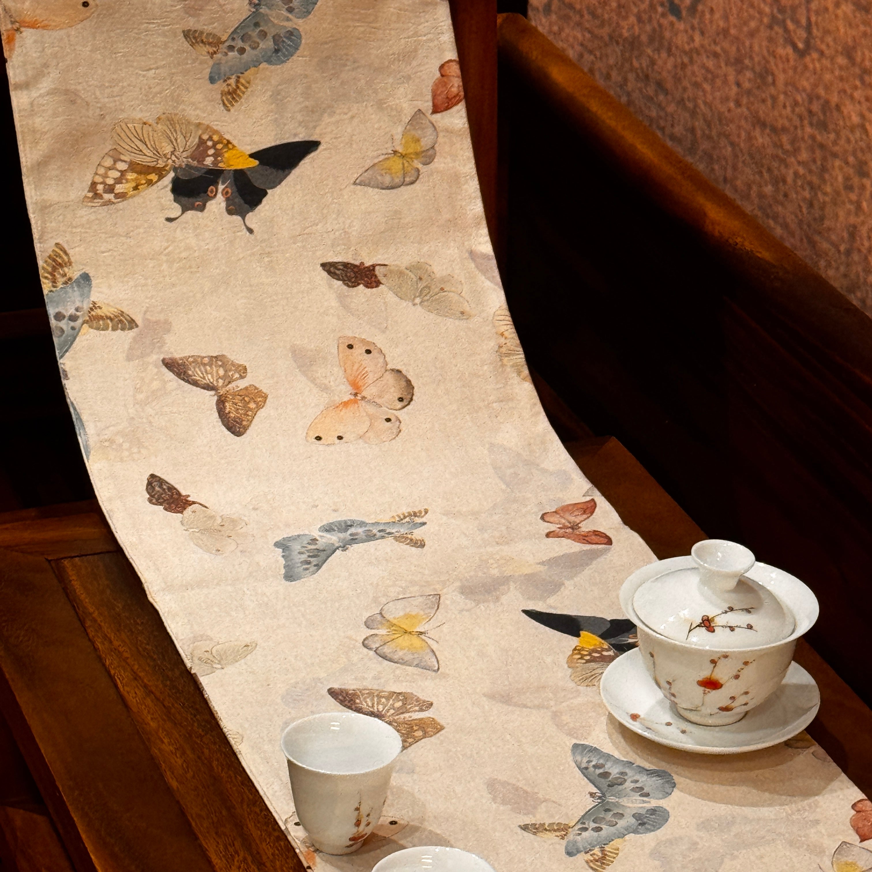 Romantic Butterfly Shadow Tea Ceremony