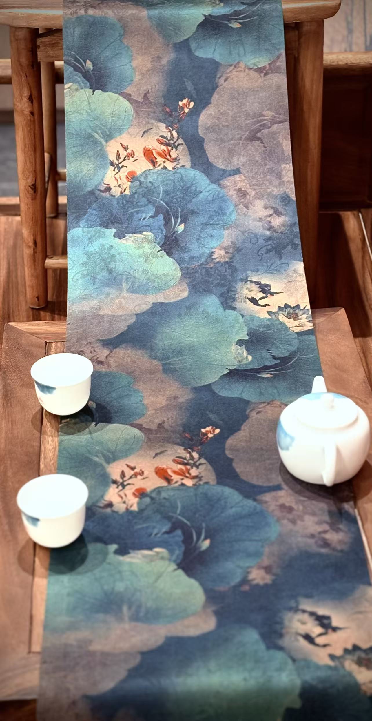 荷风鱼乐锦绒茶旗