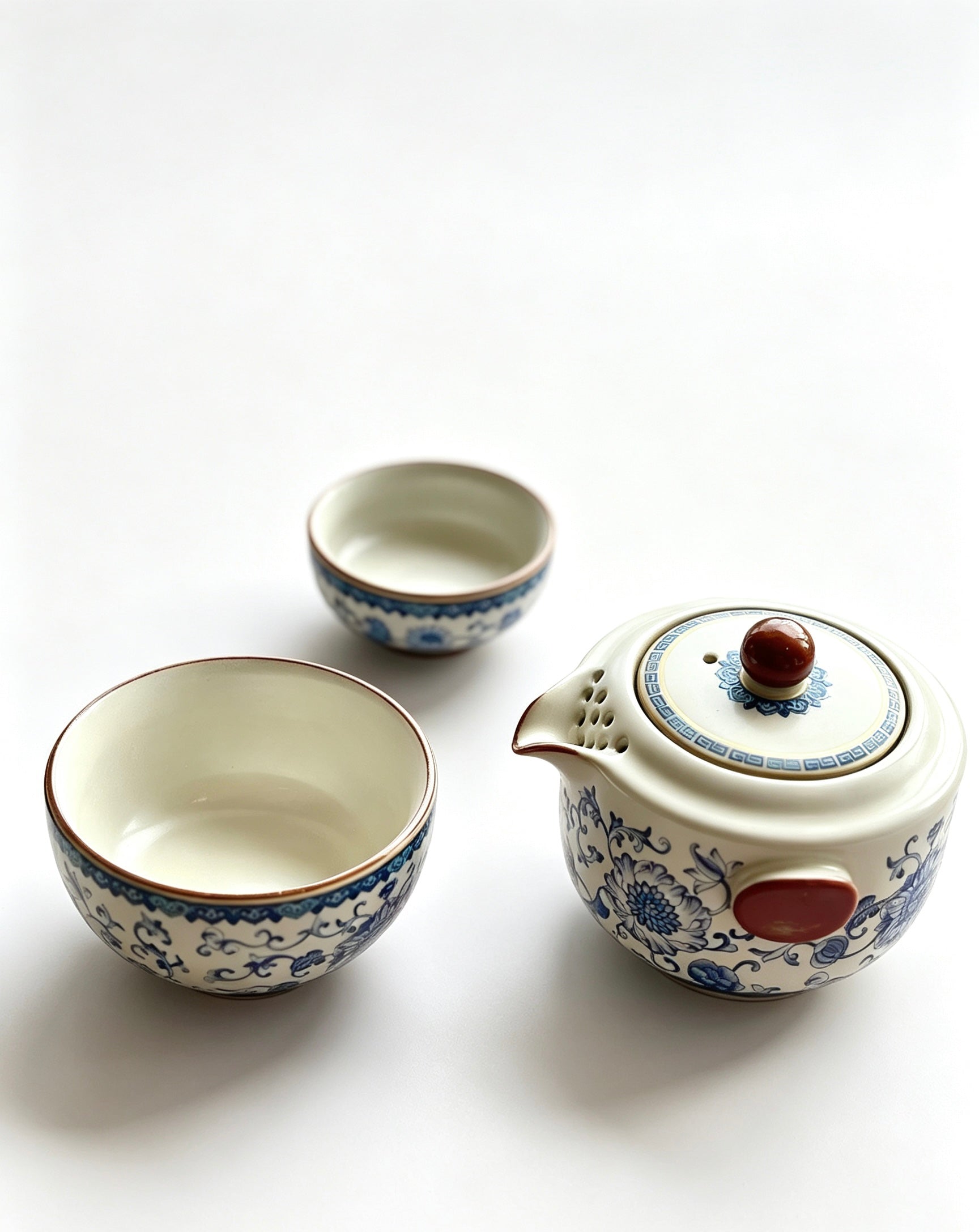 青花缠枝纹旅行茶具套装