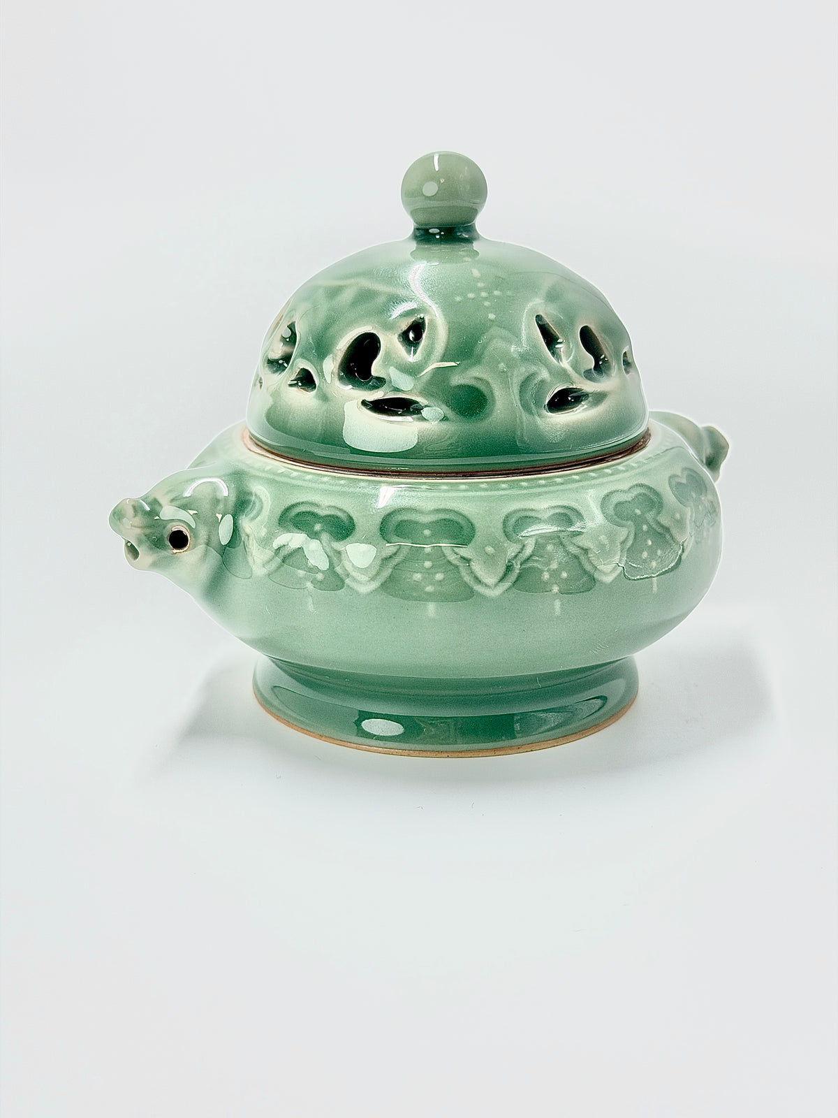 Longquan celadon bronze ruyi incense burner