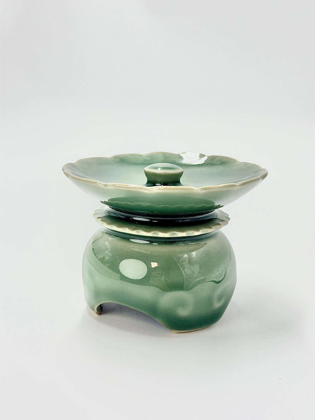 Longquan Celadon Auspicious Cloud Incense Holder