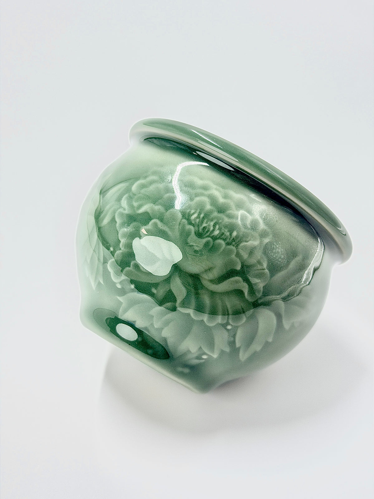 Longquan celadon peony pattern cup