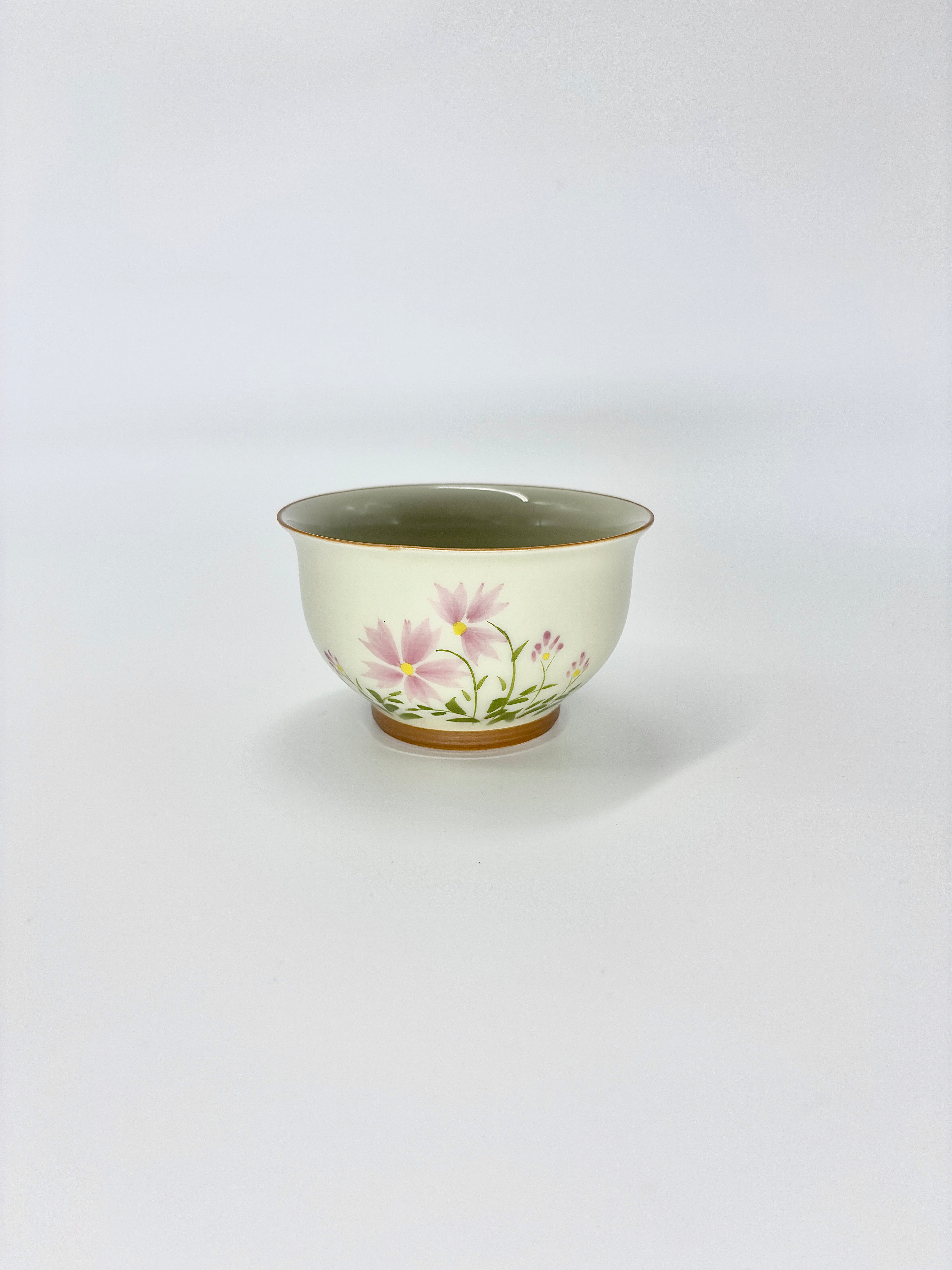 Hand-painted daisies with wood ash