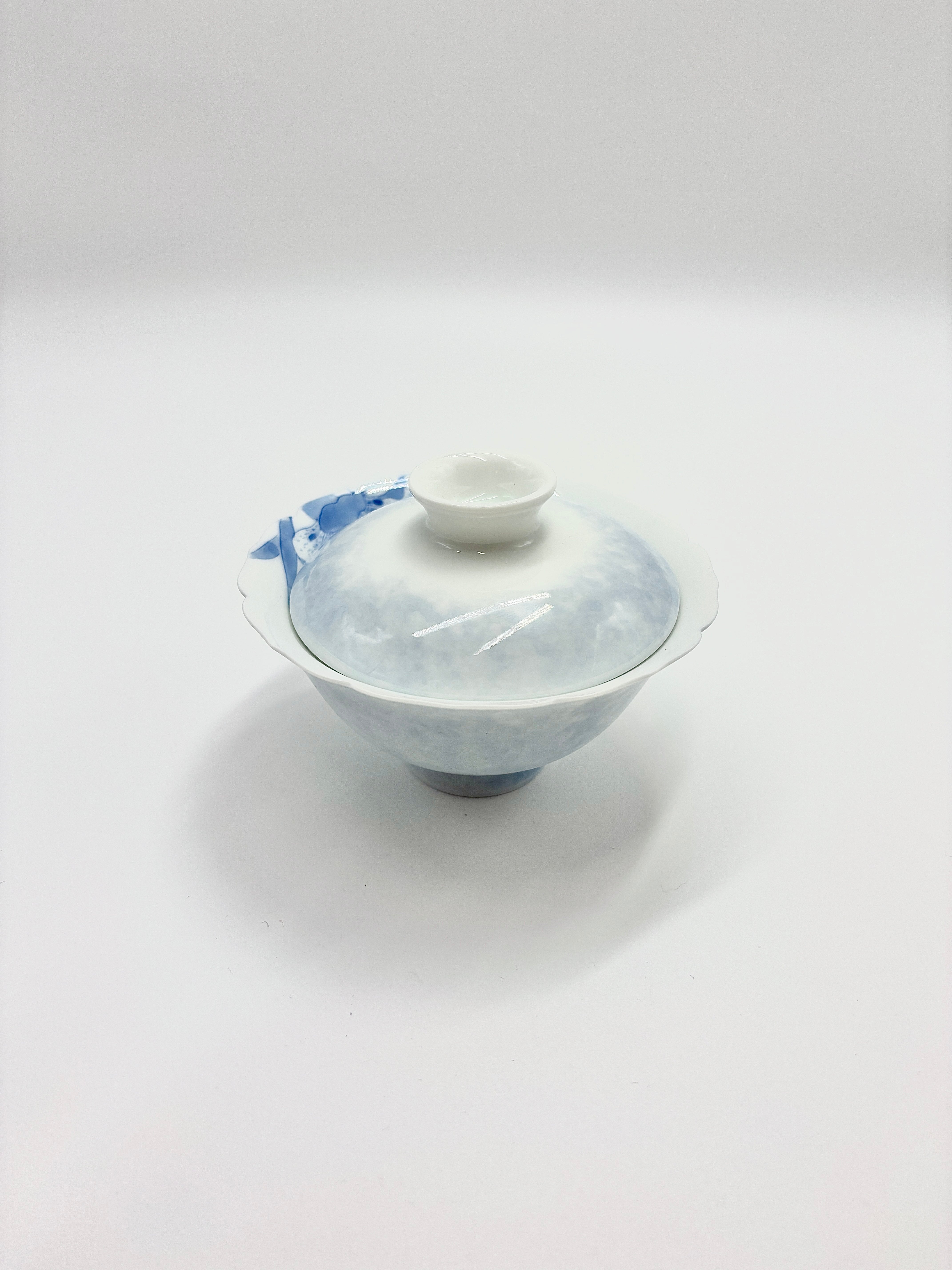 Purely hand-painted blue lily diamond-shaped covered bowl