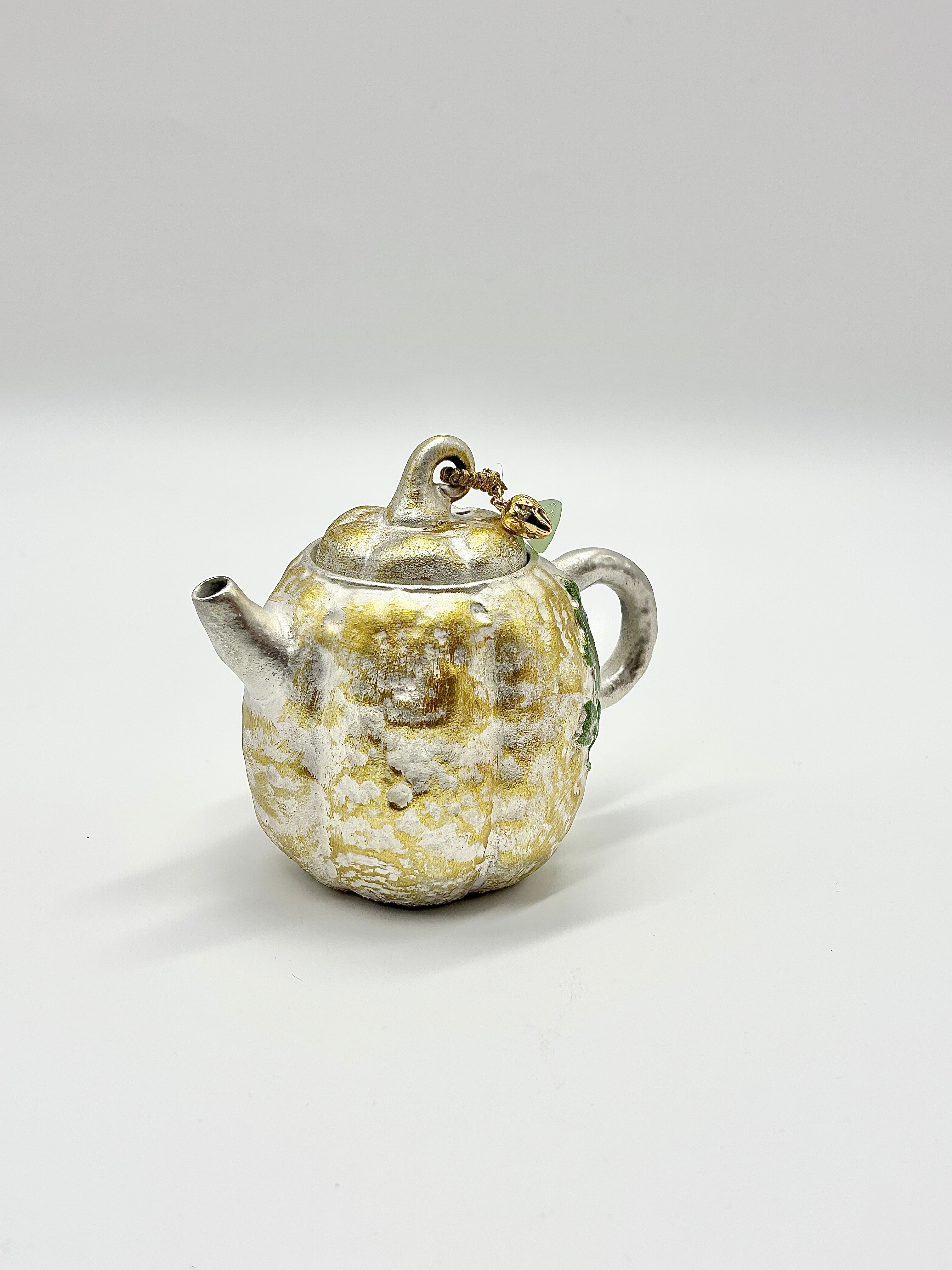 Pumpkin-shaped silver teapot (two colors available)