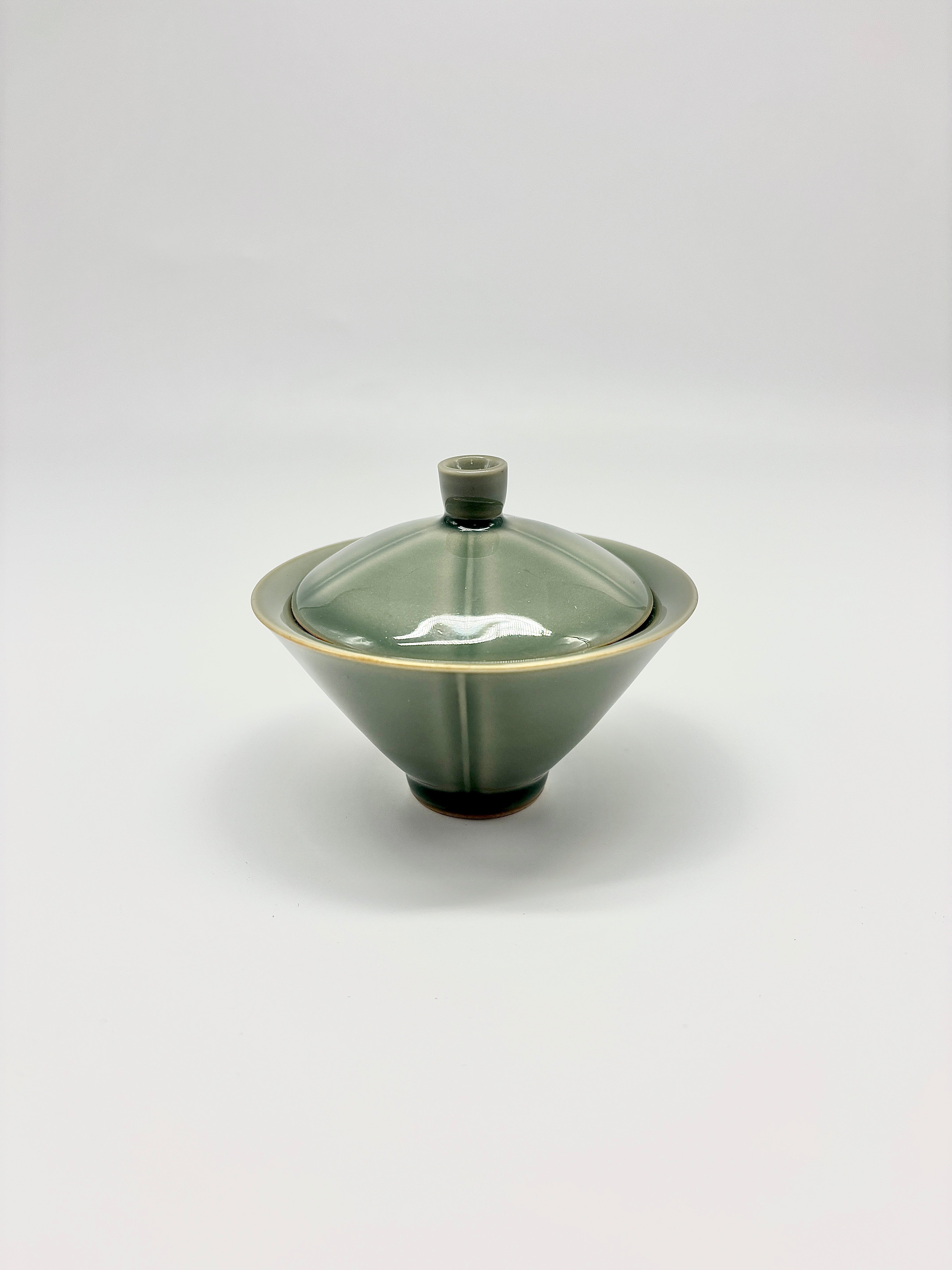 Plum Green Five Elements Covered Bowl