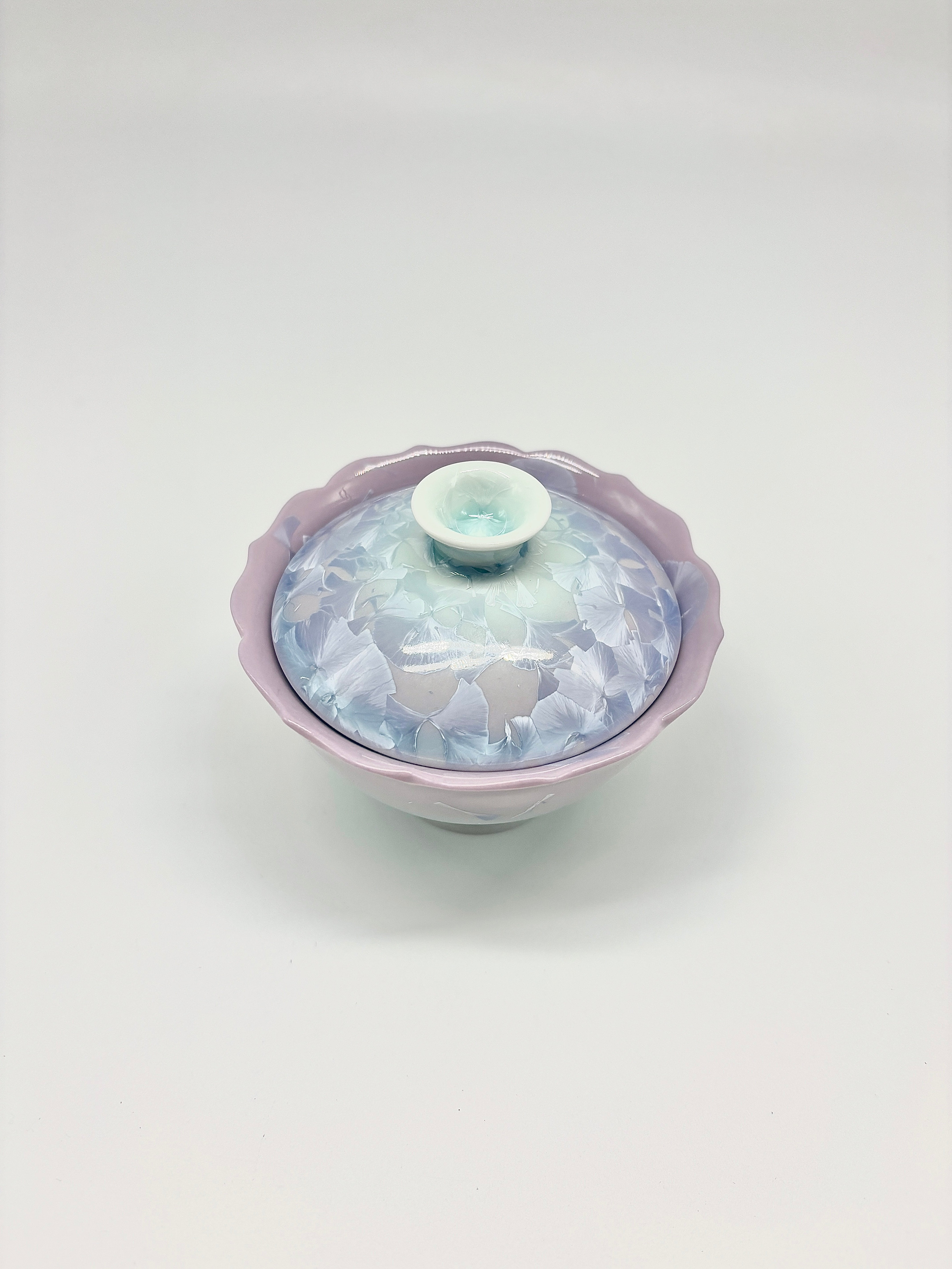 Crystalline glaze purple-blue ribbed floral high-footed covered bowl