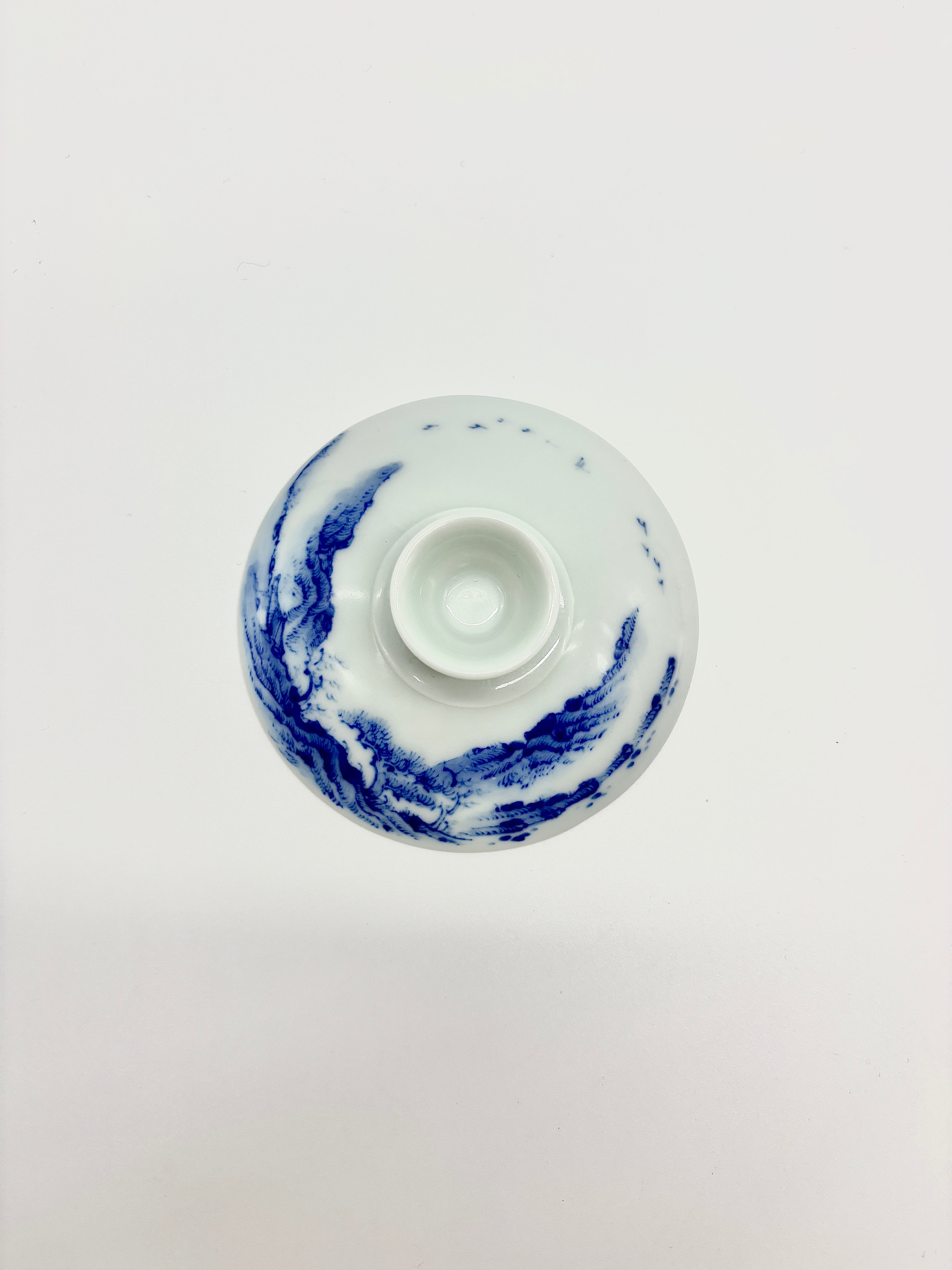 山水里外满绘盖碗（逐云涧） – Brewin Teaware