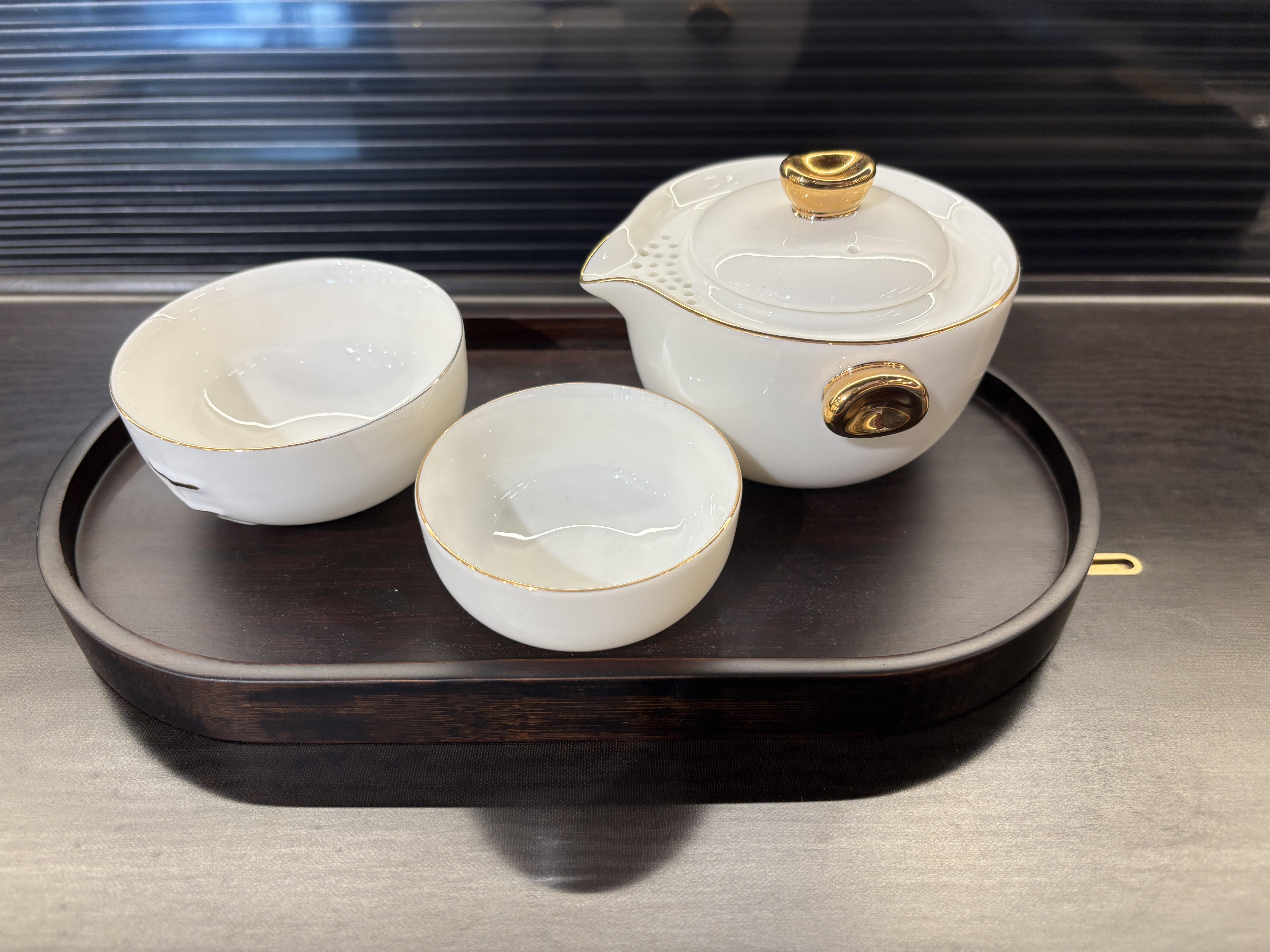 Recommended pairing: Lucky Three Treasures Travel Set + Oval Tea Tray